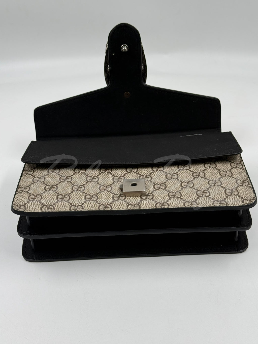 Luxury Bag – Timeless Design