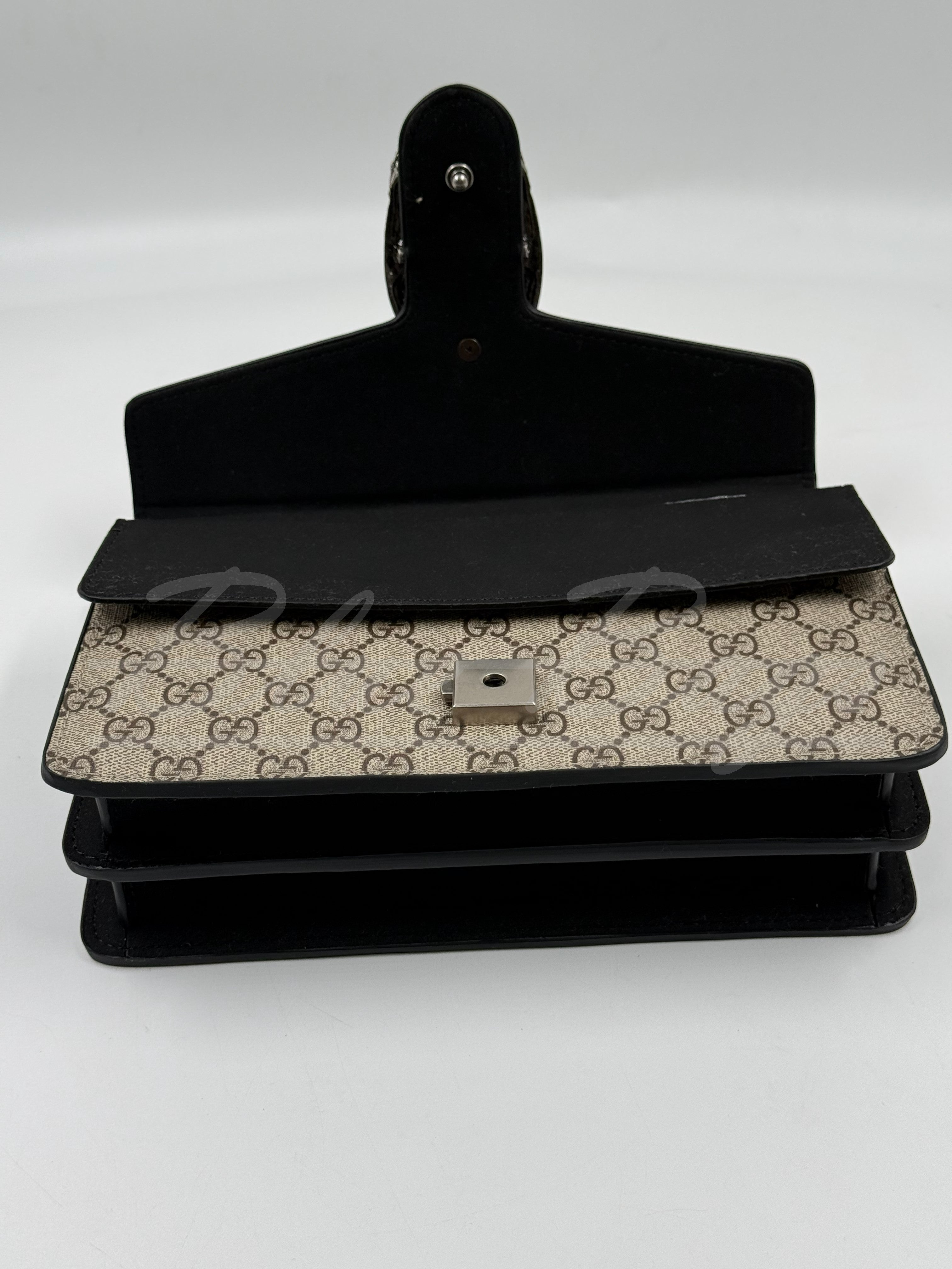 Luxury Bag – Timeless Design